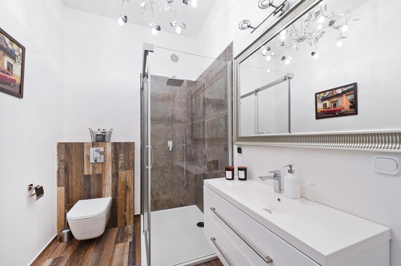 Lavender By Loft Affair Apartament